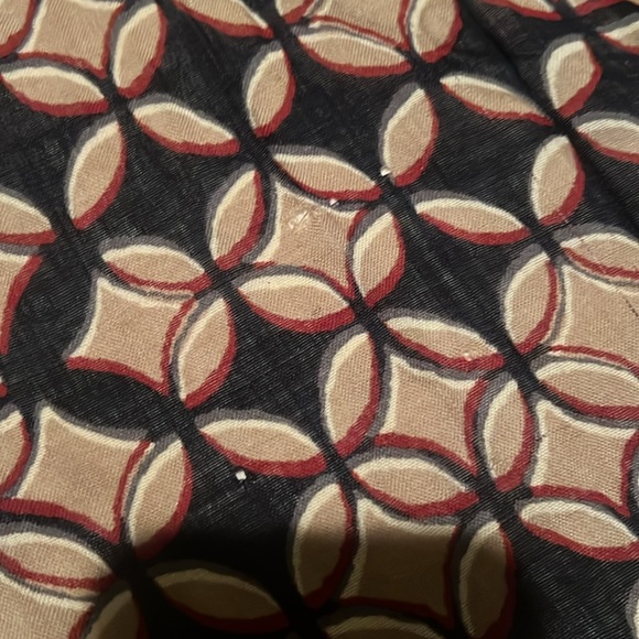 AUTHENTIC 🌺 LOUIS VUITTON Wool Silk Floral Logo Print Fringe Long Scarf Wr… - Picture 8 of 8